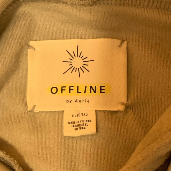 OFFLINE by Aerie Cropped Hoodie XL Light Gray/ Silver Long Sleeve Thumb Holes - Picture 2 of 7